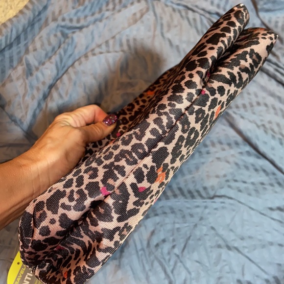 Travelon Anti-Theft Crossbody Bag and Coin Pouch in Leopard RFID Protection NWOT - Picture 12 of 12